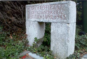 Haus-Bergstrasse-Gedenkstei